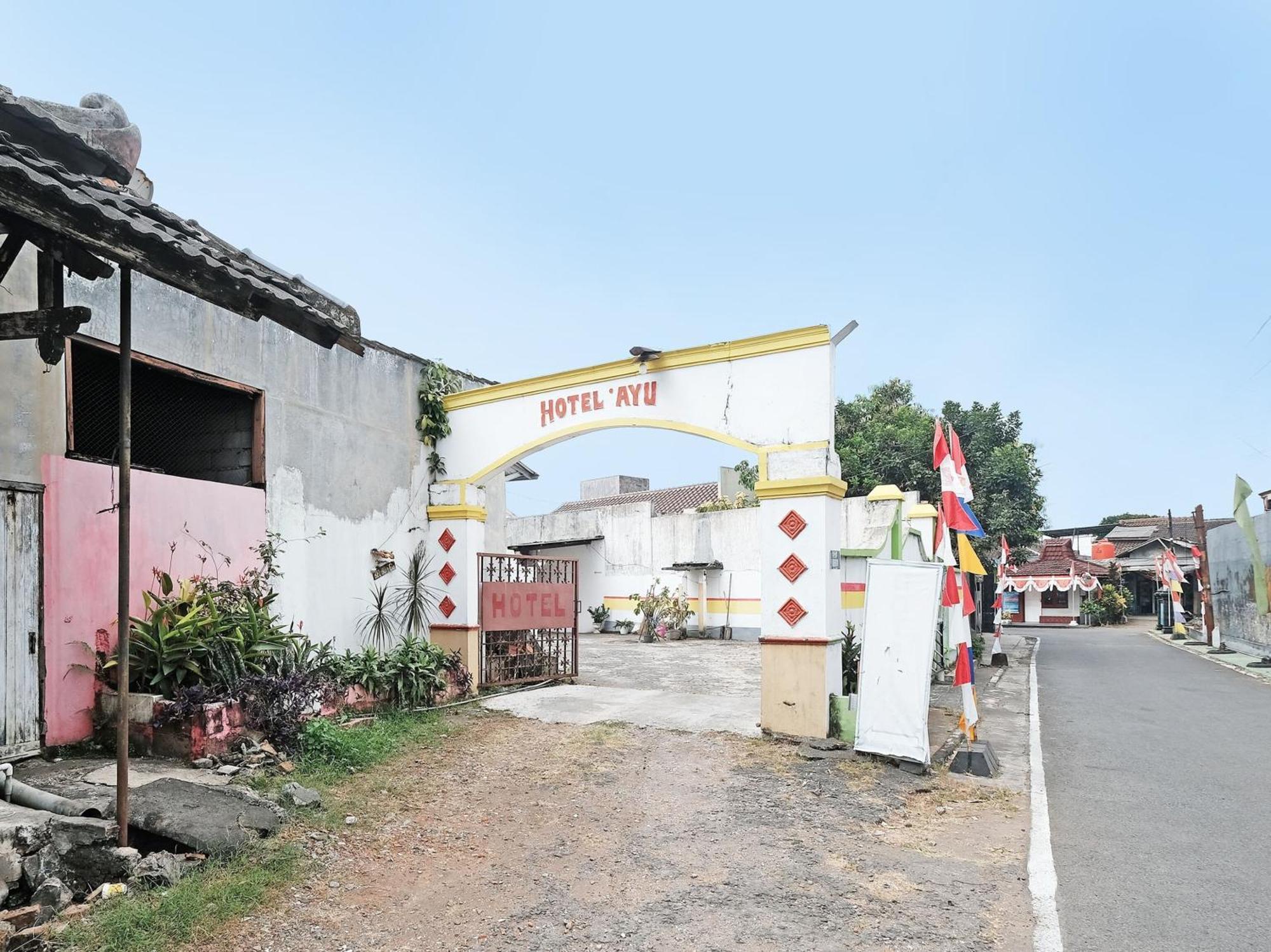 Spot On 92983 Hotel Ayu سيمارانغ المظهر الخارجي الصورة