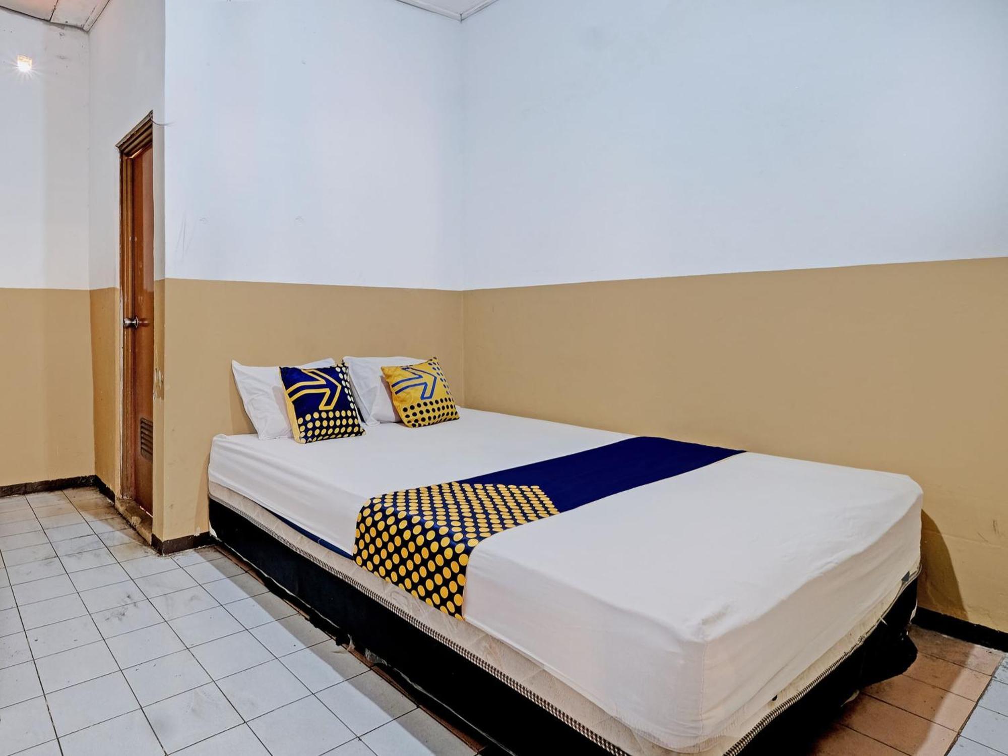 Spot On 92983 Hotel Ayu سيمارانغ المظهر الخارجي الصورة