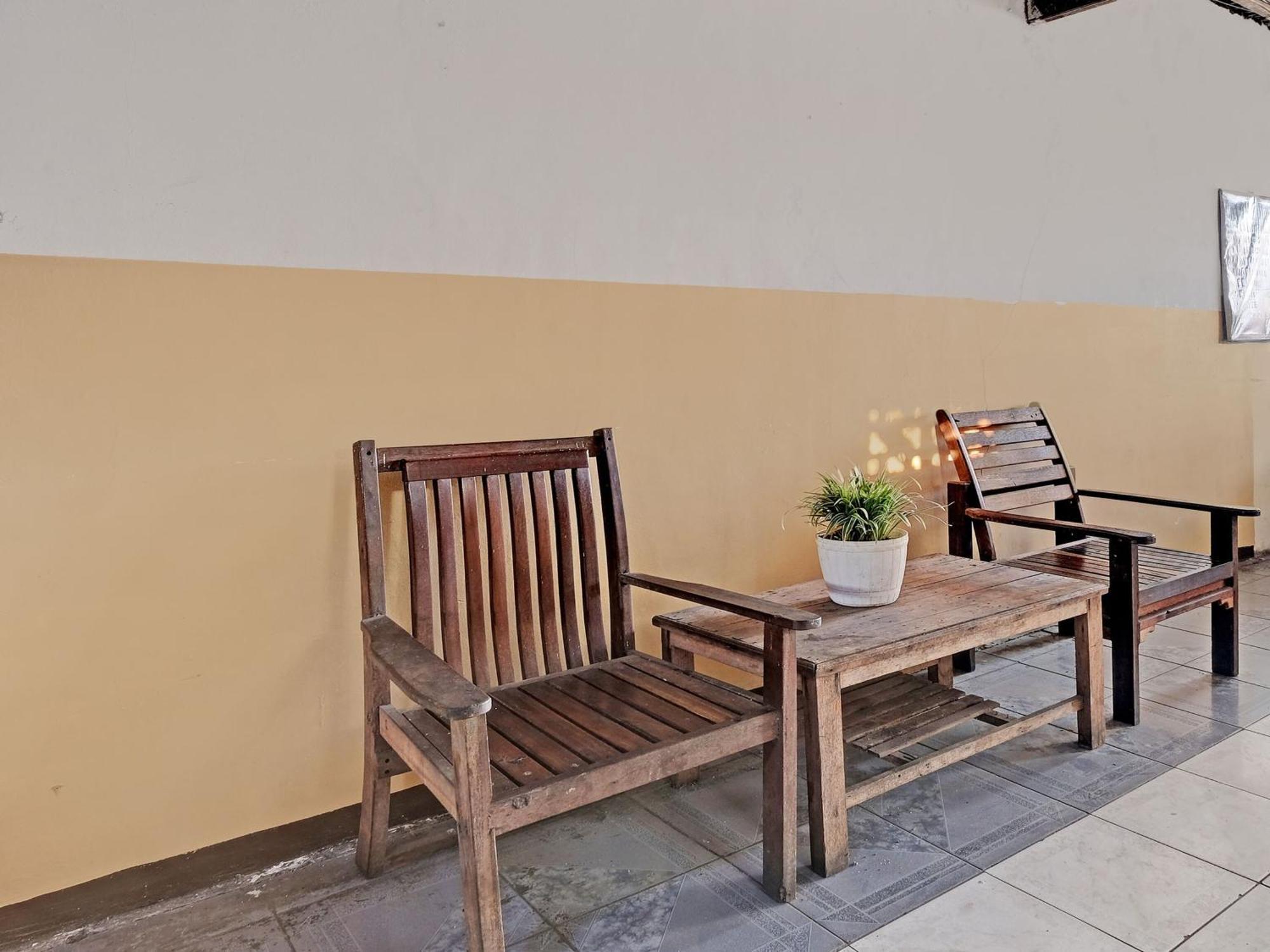 Spot On 92983 Hotel Ayu سيمارانغ المظهر الخارجي الصورة